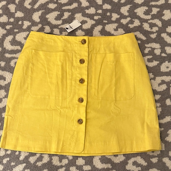 Banana Republic Dresses & Skirts - NWT! Banana Republic Linen-blend A-line Mini Skirt